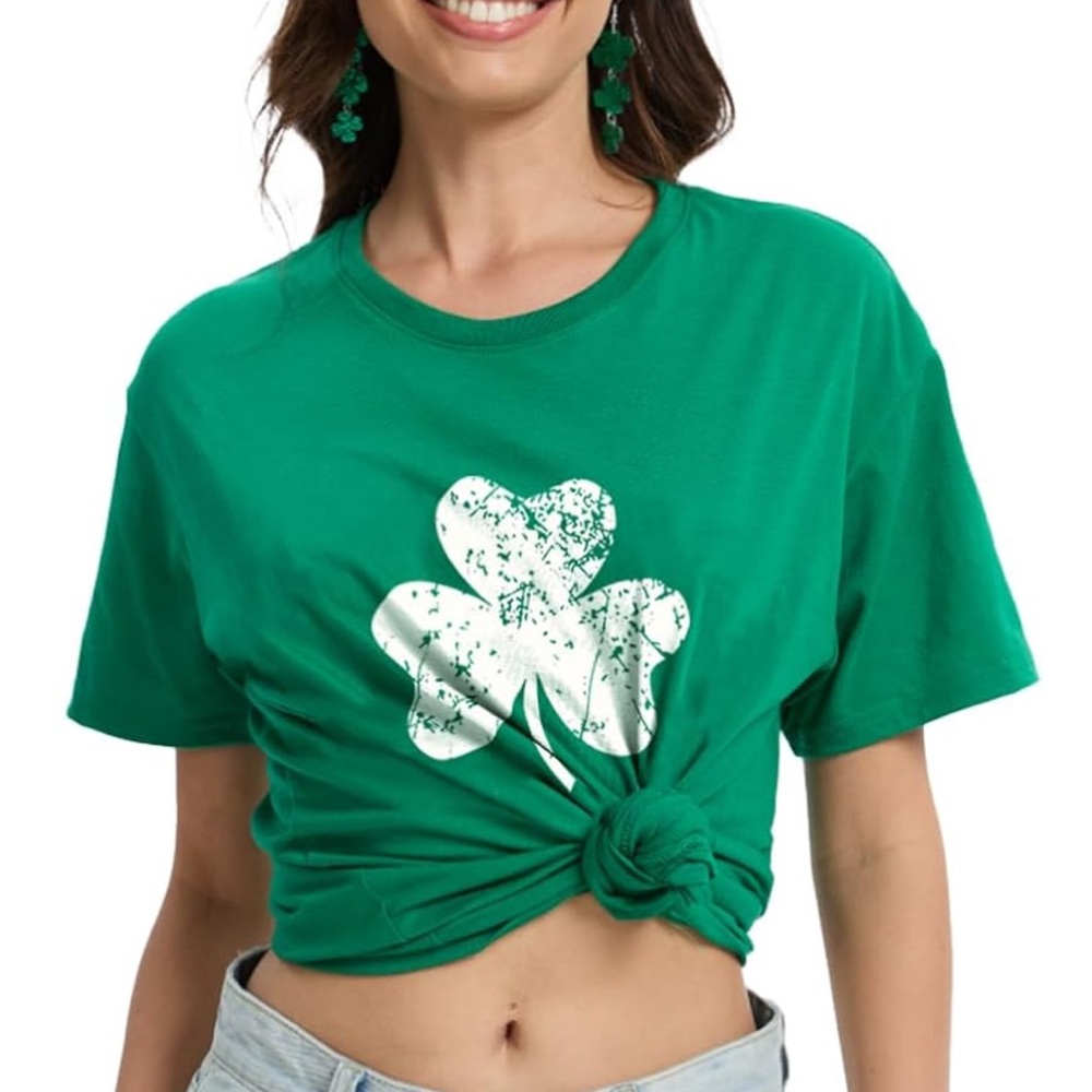 Women’s Emerald Clover Knot Front Tee‎ st. Patrick’s Day shirt